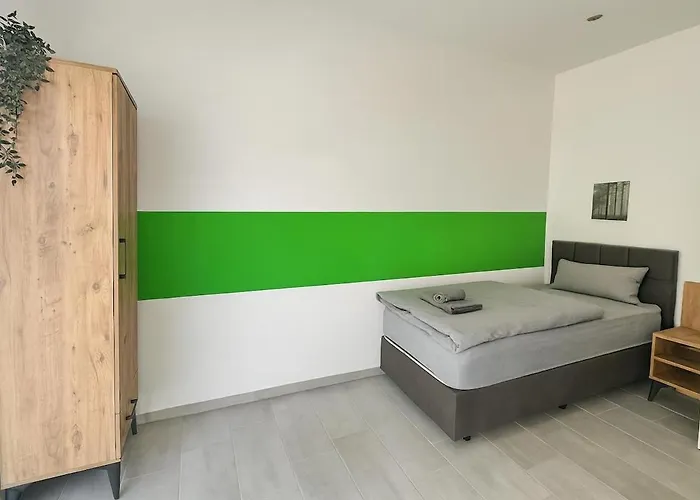 Livemore24 - 2 In 24-7 Check-in